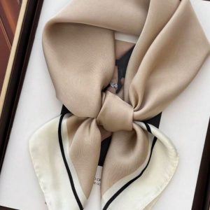 Bandana- beige silk